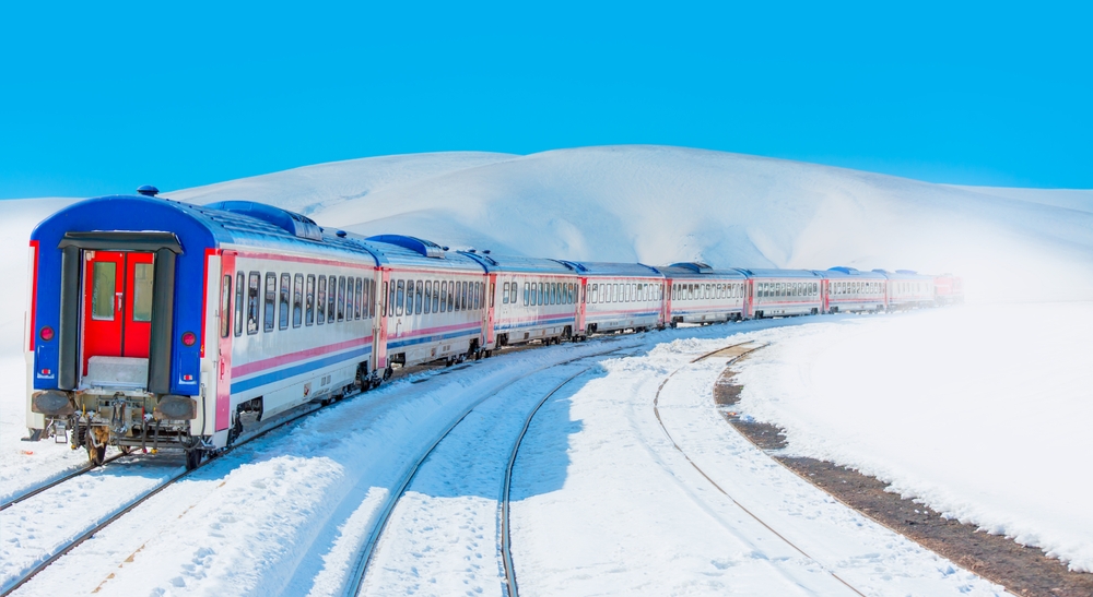 Doğu Ekspresi ile Türkiye’nin Büyüleyici Rotaları: Holiway Travel Farkıyla Unutulmaz Bir Deneyim