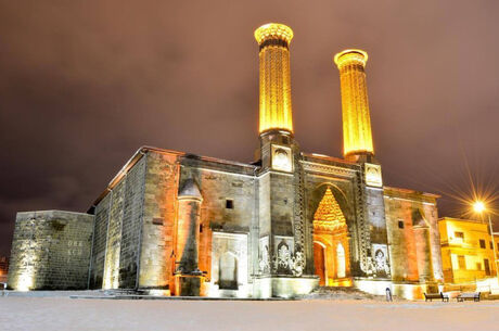 İstanbul Kalkışlı 5 Gece 6 Gün Benzersiz Doğu Ekspresi Turu