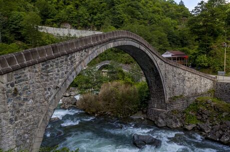 Kosovalı Büyük Balkan Turu Air Albania Havayolları İle Yılbaşı Özel Extra Turlar ve Akşam Yemekleri Dahil 28 Aralık