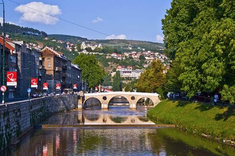 İzmir Çıkışlı Kosovalı Büyük Balkan Air Albania İle Extra Turlar ve Akşam Yemekleri Dahil